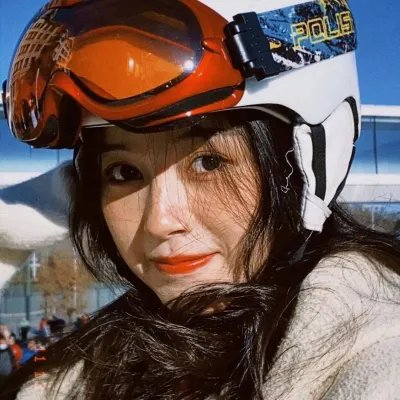 在这里